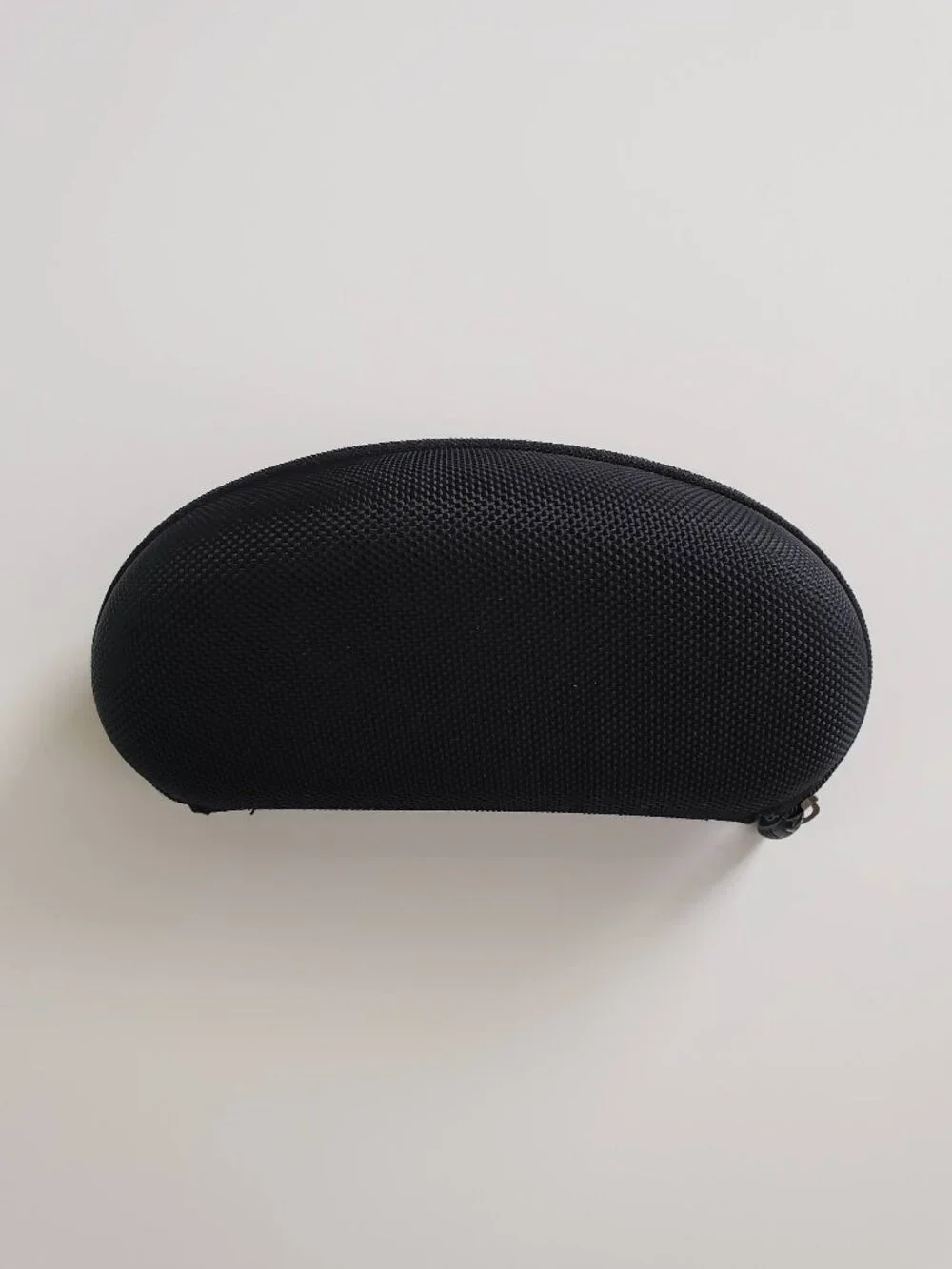 Oakley Black Clam Shell Hard Sunglasses Trinket Case with Drawstring Pouch